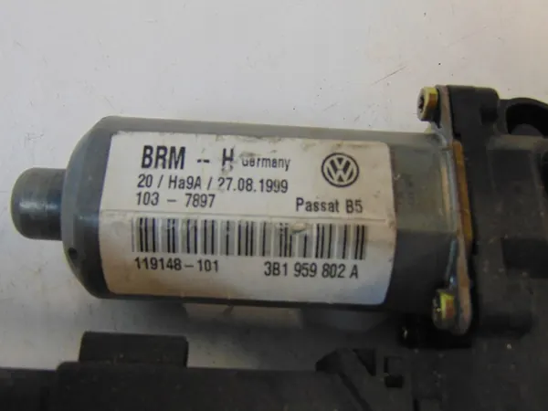 VW PASSAT B5 Oikean Etuikkunan Moottori 3B1959802A image 3