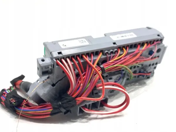 Sulakekotelo OEM 9350313 BMW G31 Farmari 2.0 190hv image 3