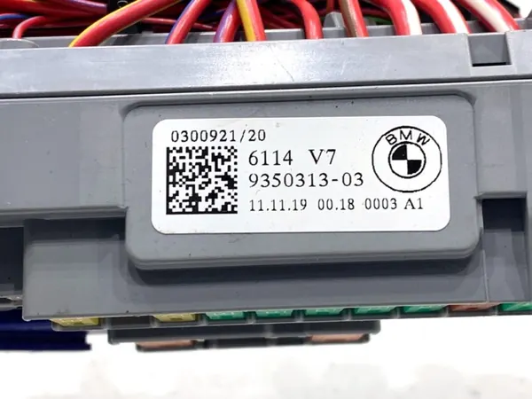 Sulakekotelo OEM 9350313 BMW G31 Farmari 2.0 190hv image 5