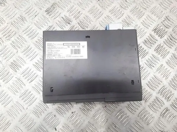 OEM E13021689 CD-vaihtaja Peugeot 407 SW 2.0L image 2