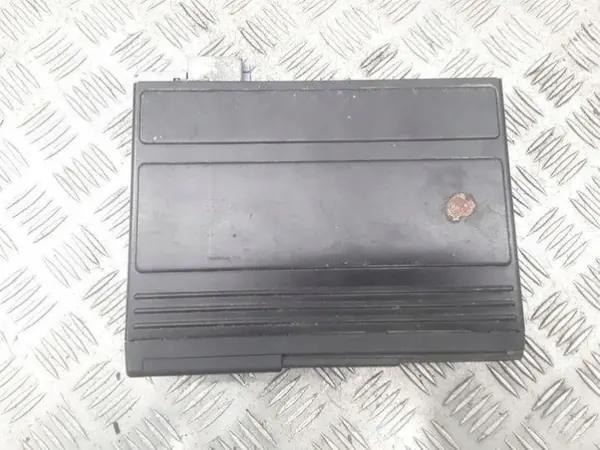 OEM E13021689 CD-vaihtaja Peugeot 407 SW 2.0L image 6