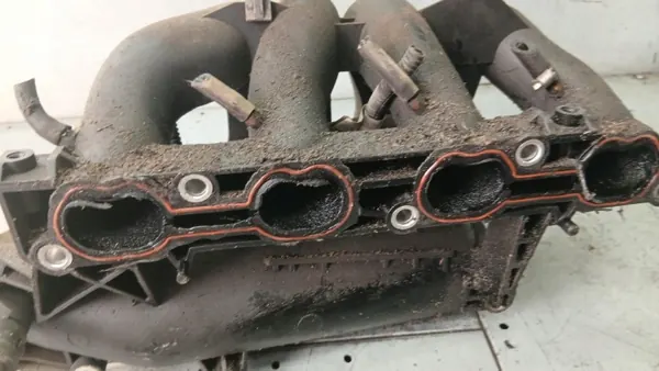Gebrauchtes Ansaugrohr OEM XS4E-9424EE Ford Focus image 7