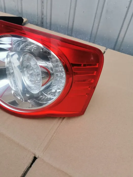 Höger baklampa VW Jetta 1K5945096M image 2