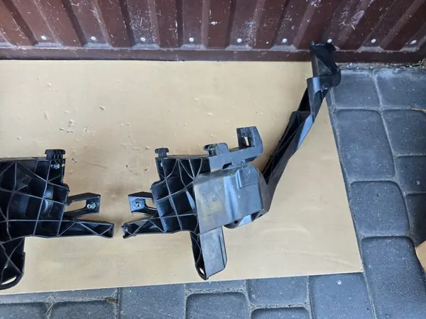 Oikea ajovalotuki Audi Q5 II Lift 20- 80A805608B image 3