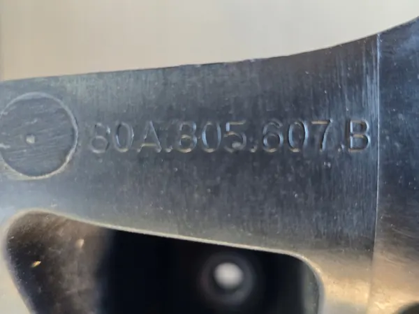 Oikea ajovalotuki Audi Q5 II Lift 20- 80A805608B image 6