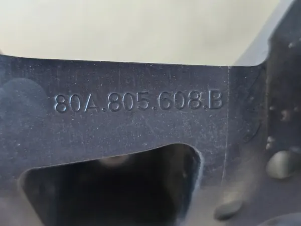 Oikea ajovalotuki Audi Q5 II Lift 20- 80A805608B image 7