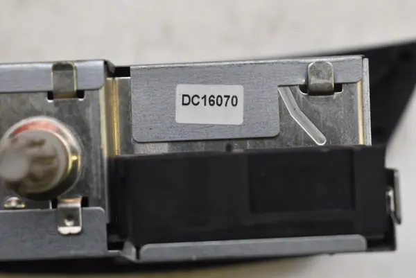 Rádio OEM 281150004R para Renault Laguna 3 2.0 DCI image 9