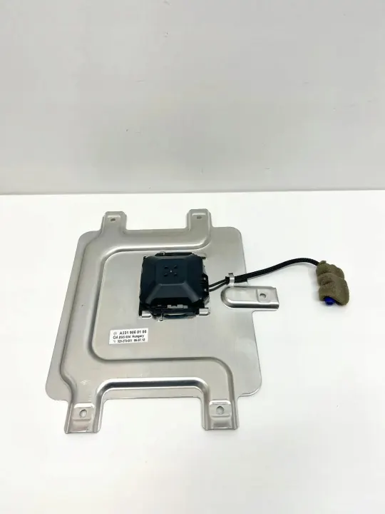 Mercedes-Benz A2319050100 Antenneversterker Gebruikt image 3