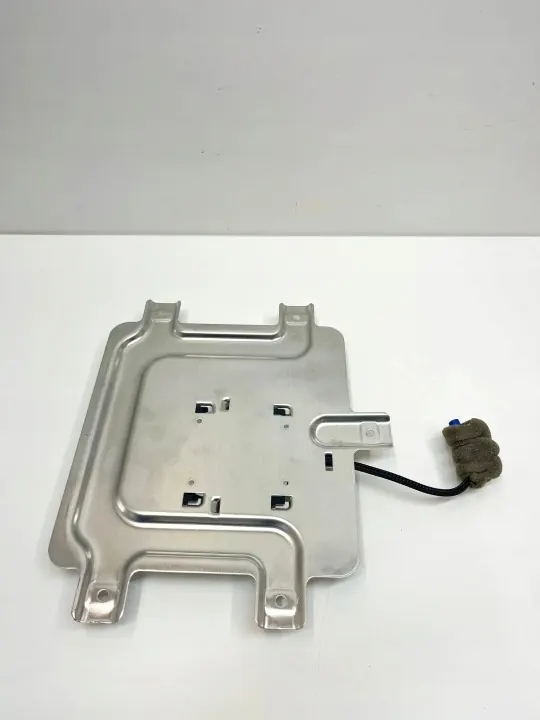Mercedes-Benz A2319050100 Antenneversterker Gebruikt image 7