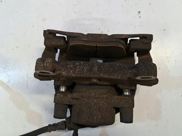 Etumma oikea jarrusatula Volvo S60 II 8603757 image 4