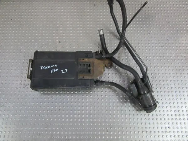 Filtre à charbon vapeur carburant OE2025 Toyota Tacoma image 2