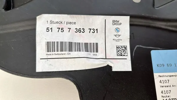 BMW 5 G30 G31 Gearbox Cover OEM 5175736371 image 3
