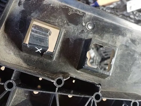 OEM 9816809580 Etupuskurin Alakansi - Käytetty image 7