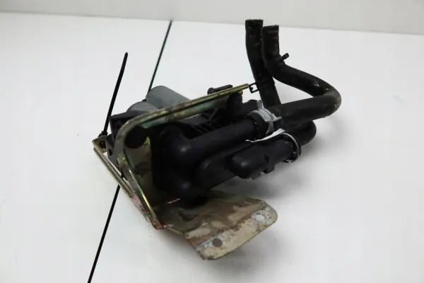 Soupape d'eau Mercedes W220 OEM 2208300084 - Occasion image 3