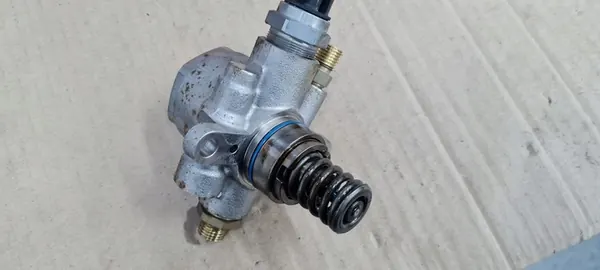 AUDI S5 8W Hochdruckkraftstoffpumpe 06M127026H image 8