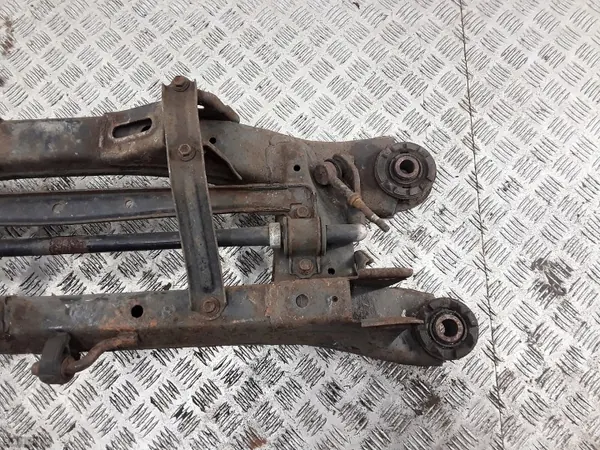 Bastidor Auxiliar Toyota Auris OEM AM-521418 Usado image 5