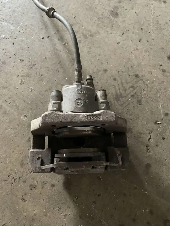 2007 BMW X5 E70 Hintere Bremssattel 34216776787 image 3