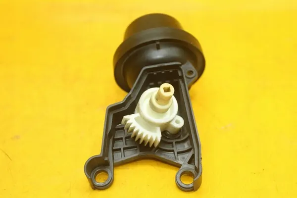 Bomba de vácuo Audi A6 C6 3.2 FSI 06E133619 image 4