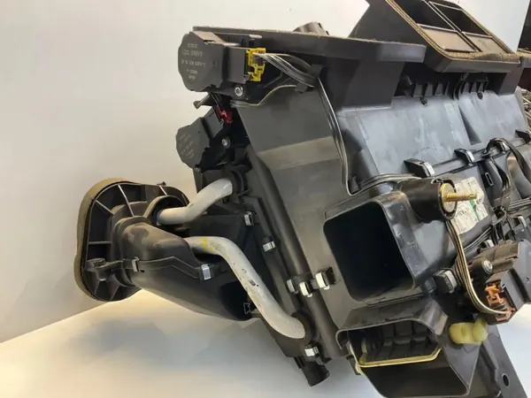 Calefactor Mercedes-Benz OEM A2118300462 - Usado image 3