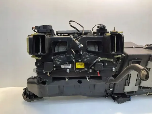 Calefactor Mercedes-Benz OEM A2118300462 - Usado image 5