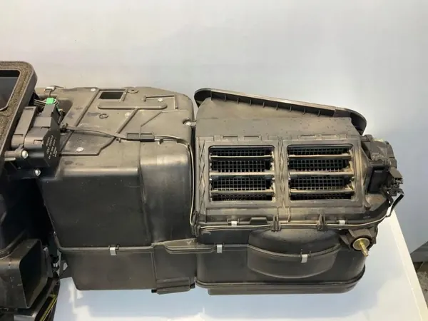 Calefactor Mercedes-Benz OEM A2118300462 - Usado image 9