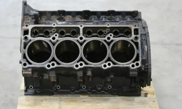 Dodge 5.7 HEMI V8 motorblock OEM 53021318DL image 3