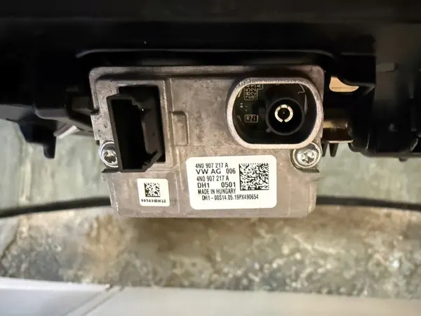 AUDI A6 C8 framruta med kamera och sensor image 8