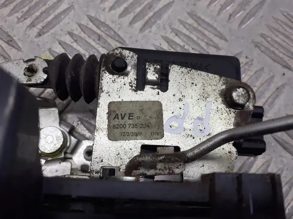 Fram Höger Dörrlås Dacia Sandero 1.4 8200735224 image 3