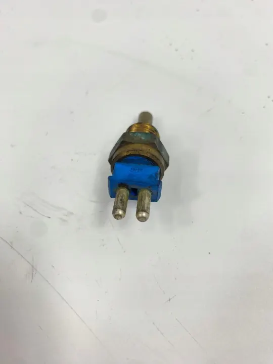 Kühlmitteltemperatursensor BTT 500.01 MAHLE Mercedes W124 image 6