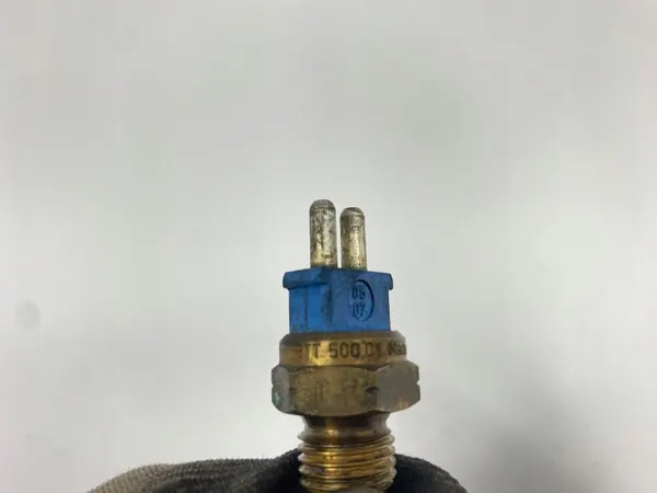 Kühlmitteltemperatursensor BTT 500.01 MAHLE Mercedes W124 image 8