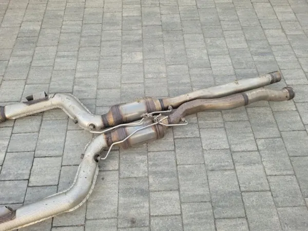 Système d'échappement Mercedes OEM A2054903603 C-Class W205 image 3