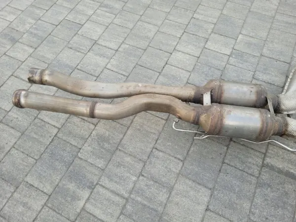 Système d'échappement Mercedes OEM A2054903603 C-Class W205 image 6