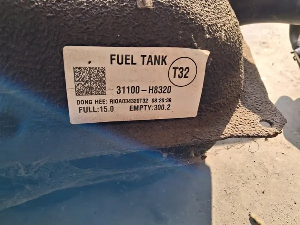 Tanque Kia Rio IV OEM 31100-H8320 - Usado image 3