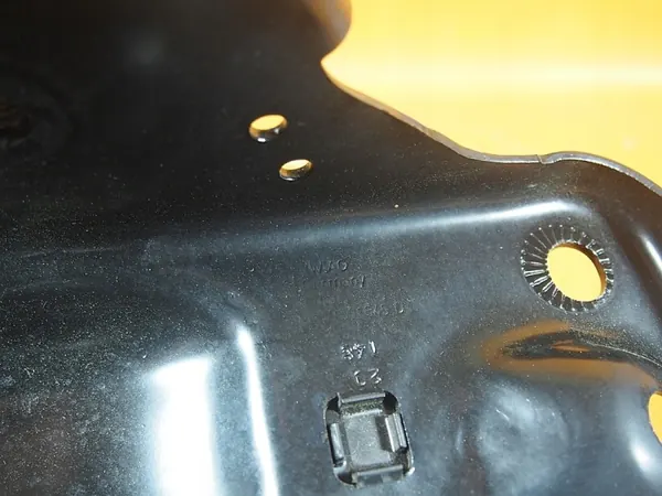 OEM 5q0501545d Ophangingsbalkbevestiging Achter Links image 8