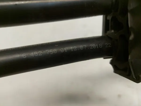BMW G30 530E Vaihteistoöljylinjat OEM 8482758 image 3