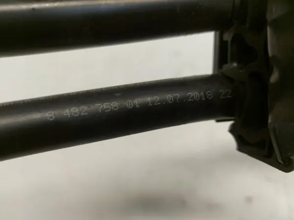 BMW G30 530E Vaihteistoöljylinjat OEM 8482758 image 6