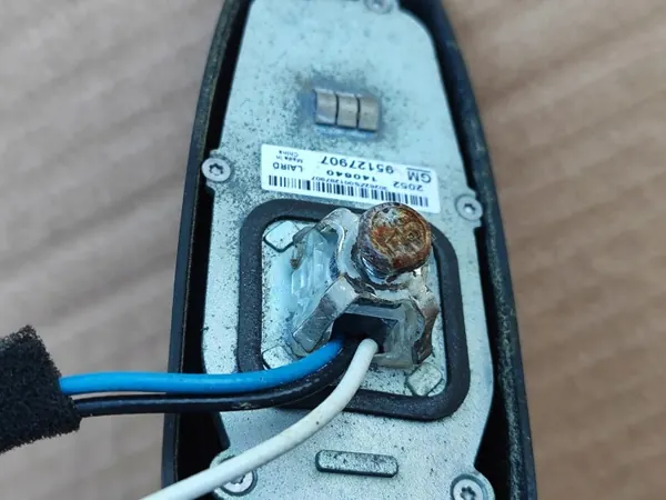 Opel Mokka dakantenne OEM 95127907 - Gebruikt image 4