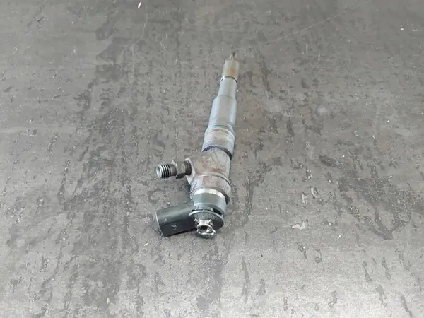 Inyector BMW OE 7788609 image 5