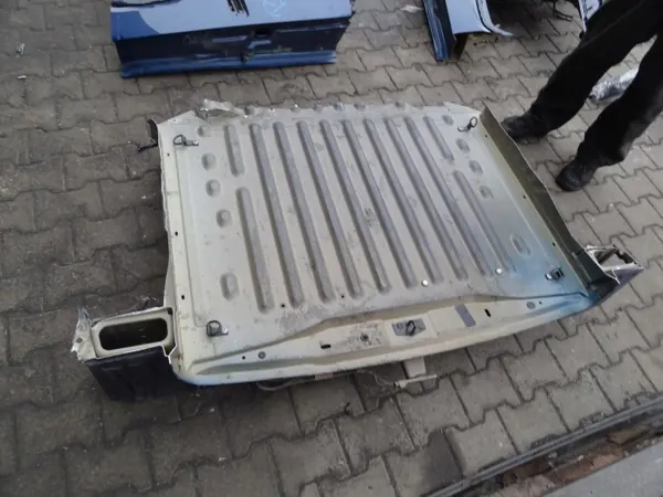 OEM 98 163 824 80 Cinturón Trasero con Suelo y Pared image 4
