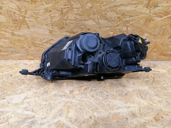 Farol Direito Skoda Rapid 5J Xenon 2012-2017 OEM image 3