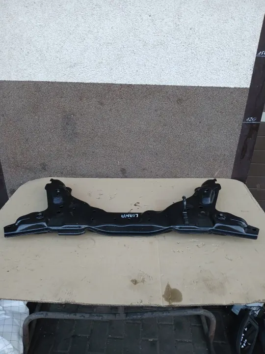 Suzuki Liana Frambalkfäste OEM - Utmärkt Skick image 2