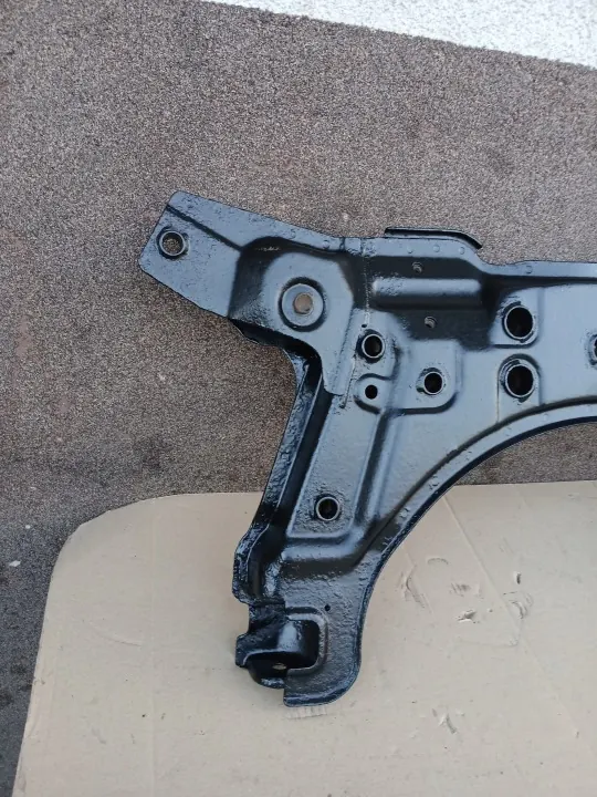 Suzuki Liana Frambalkfäste OEM - Utmärkt Skick image 9