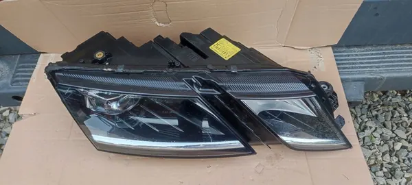 Farol dianteiro SKODA OCTAVIA III LED image 4