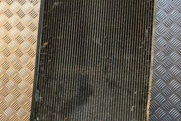 Radiador de agua AUDI A4 2.0L gasolina 2007 OEM 8E0121251M image 3