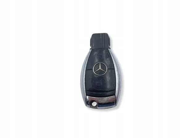 Llave Mercedes OEM UHP2262 - 2 Botones Plata Usada image 2