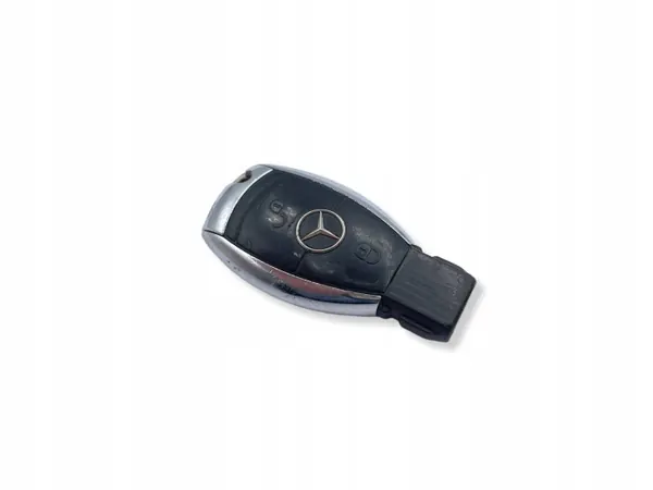Llave Mercedes OEM UHP2262 - 2 Botones Plata Usada image 4