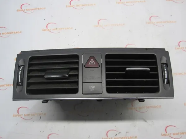 Grille de ventilation centrale OEM A2048305754 Mercedes W204 image 2