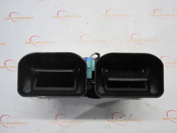 Grille de ventilation centrale OEM A2048305754 Mercedes W204 image 3