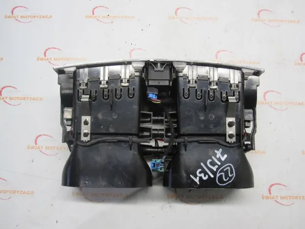 Grille de ventilation centrale OEM A2048305754 Mercedes W204 image 4