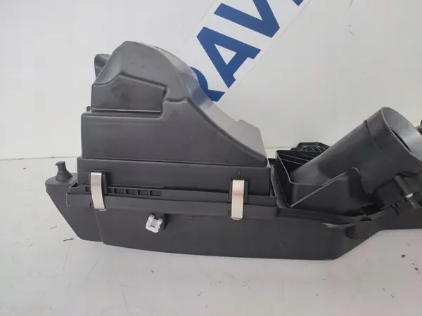 Ilmansuodattimen kotelo BMW F30 F31 F20 F21 image 9